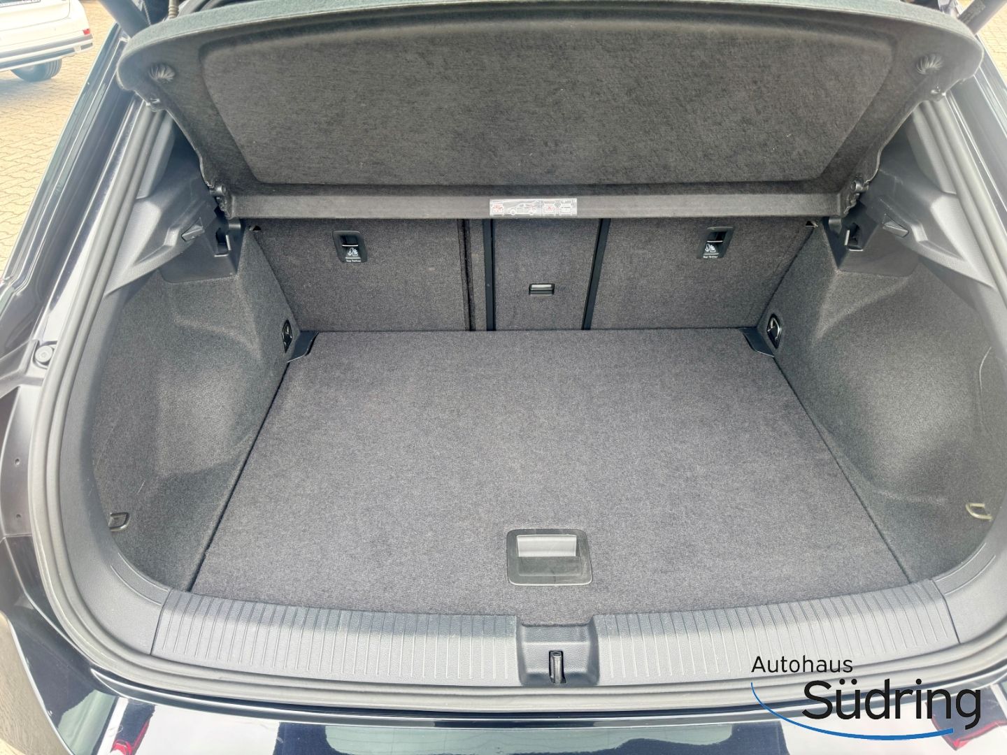 T-Roc 1,5 TSI Sport Black Style DSG AHK beats