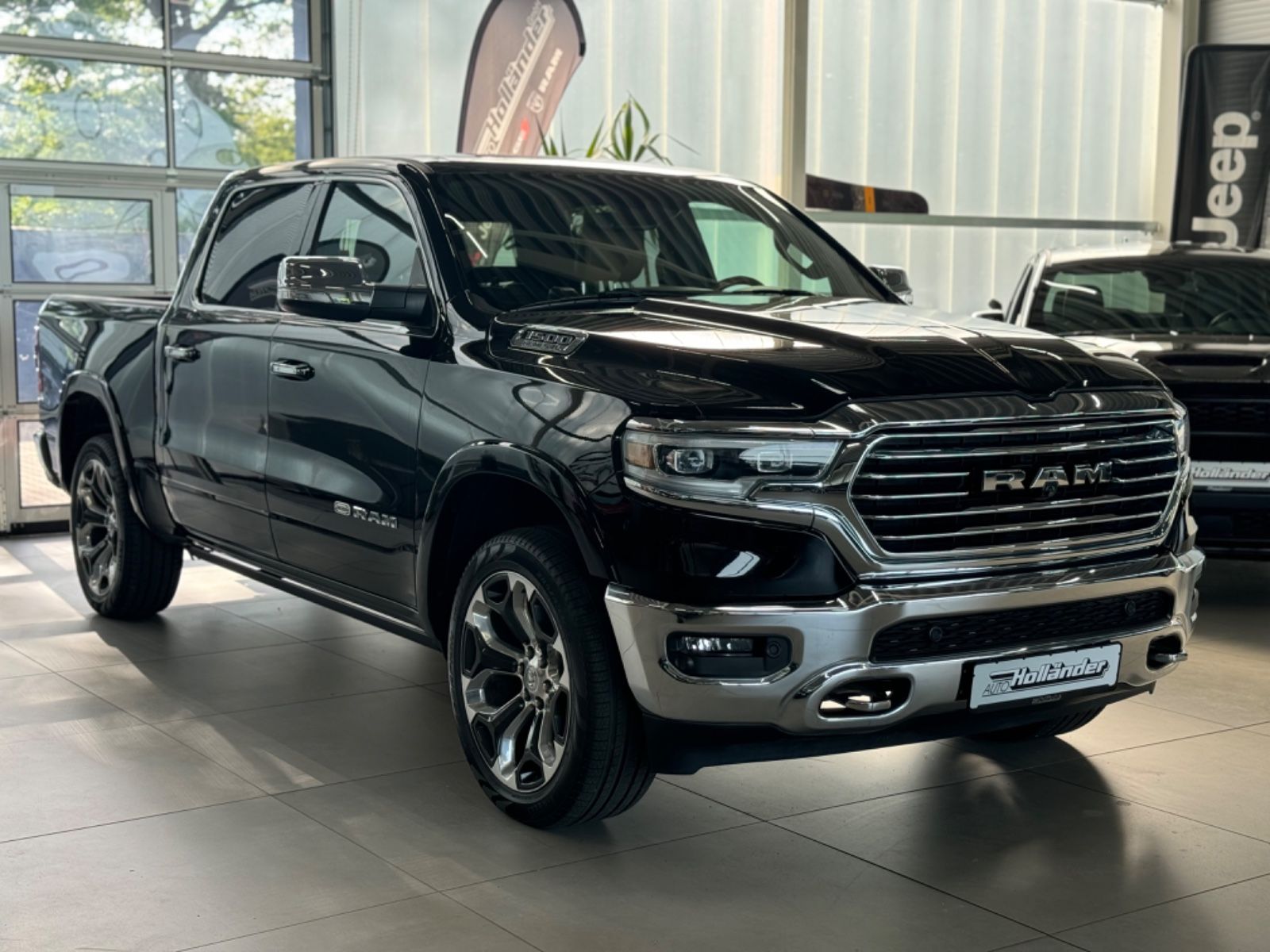 Fahrzeugabbildung Dodge RAM 1500 CrewCab 5,7 Longhorn Luftfahrwerk Voll