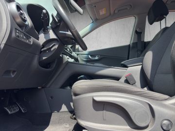 Hyundai Kona Select Elektro Kam.+KeyLess+Navi+SHZ+ACC
