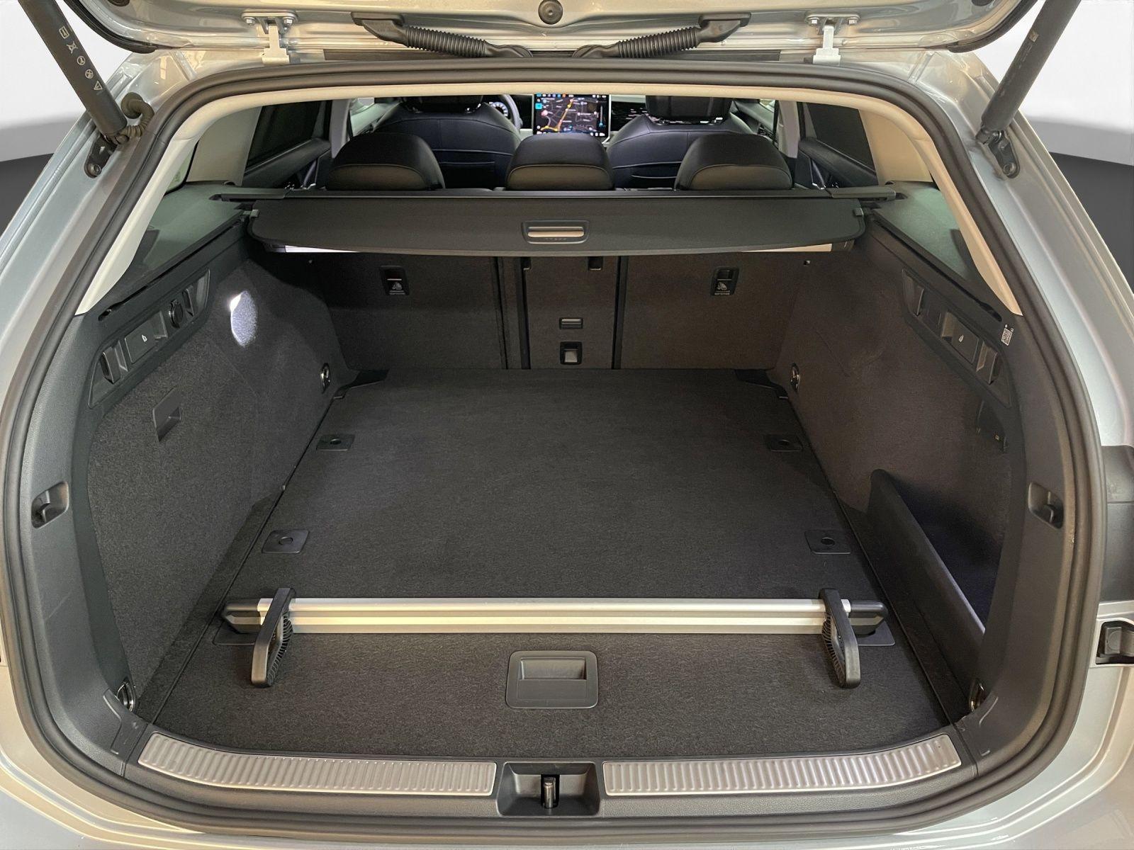 Volkswagen Passat 2.0 TDI Elegance Matrix LM 18" Na, миниатюра 22