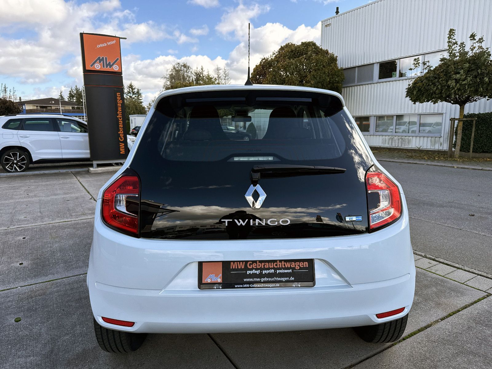 Fahrzeugabbildung Renault Twingo Zen Electric 21kWh CarPlay KLIMA DAB MFKL