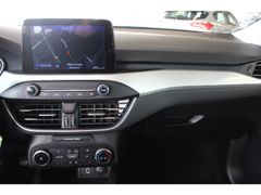 Fahrzeugabbildung Ford Focus Cool & Connect,Top-Ausstattung,Top-Zustand