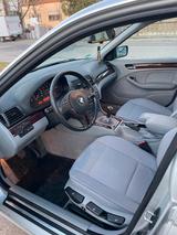 BMW 320i -