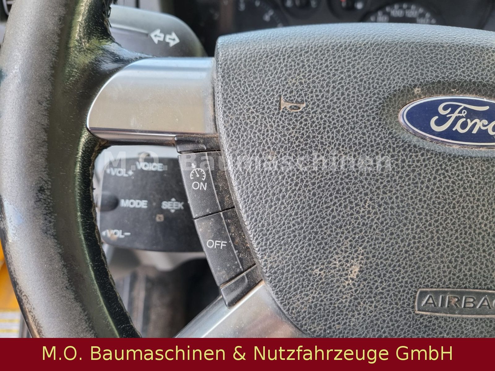 Fahrzeugabbildung Ford Transit 125 T 350 / Doka Pritsche / Euro 5 /3,5t