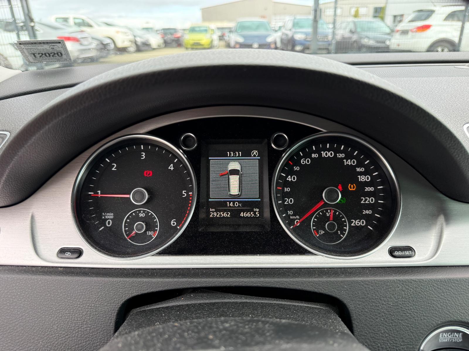 Volkswagen Passat 2011 — photo 11