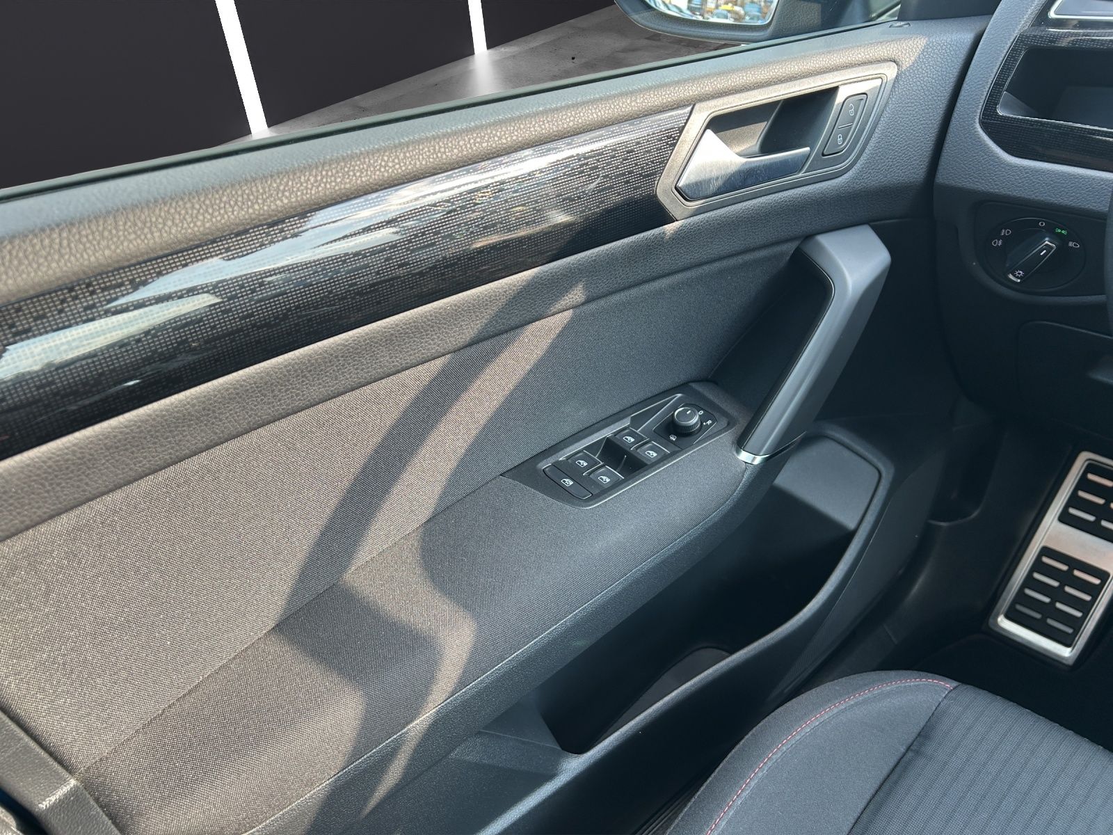 Fahrzeugabbildung Volkswagen Touran SOUND NAVI ACC RFK