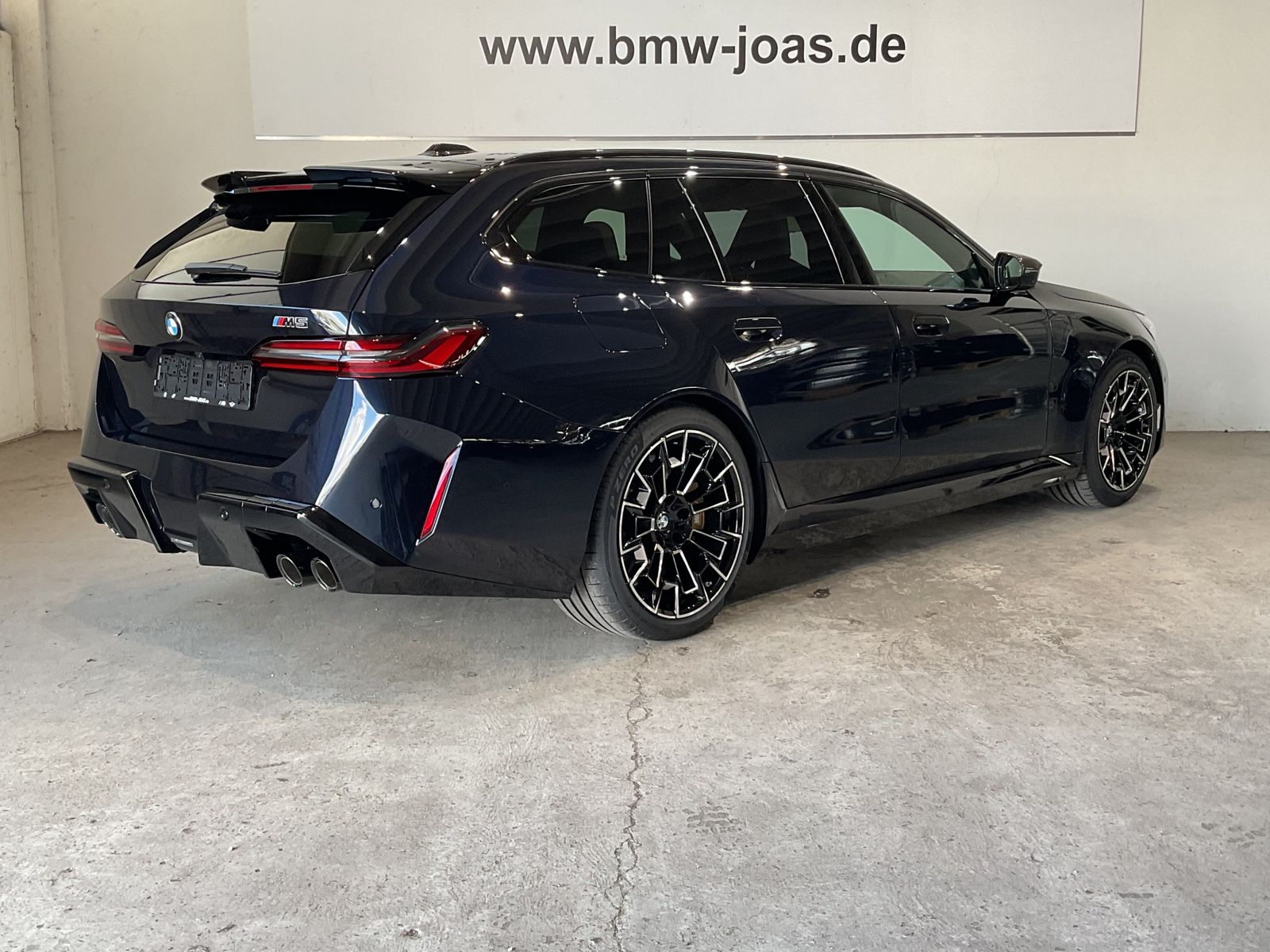 Fahrzeugeinzelansicht 18 Fahrzeugabbildung BMW M5 Touring Ultimate Package, Anhängerkupplung