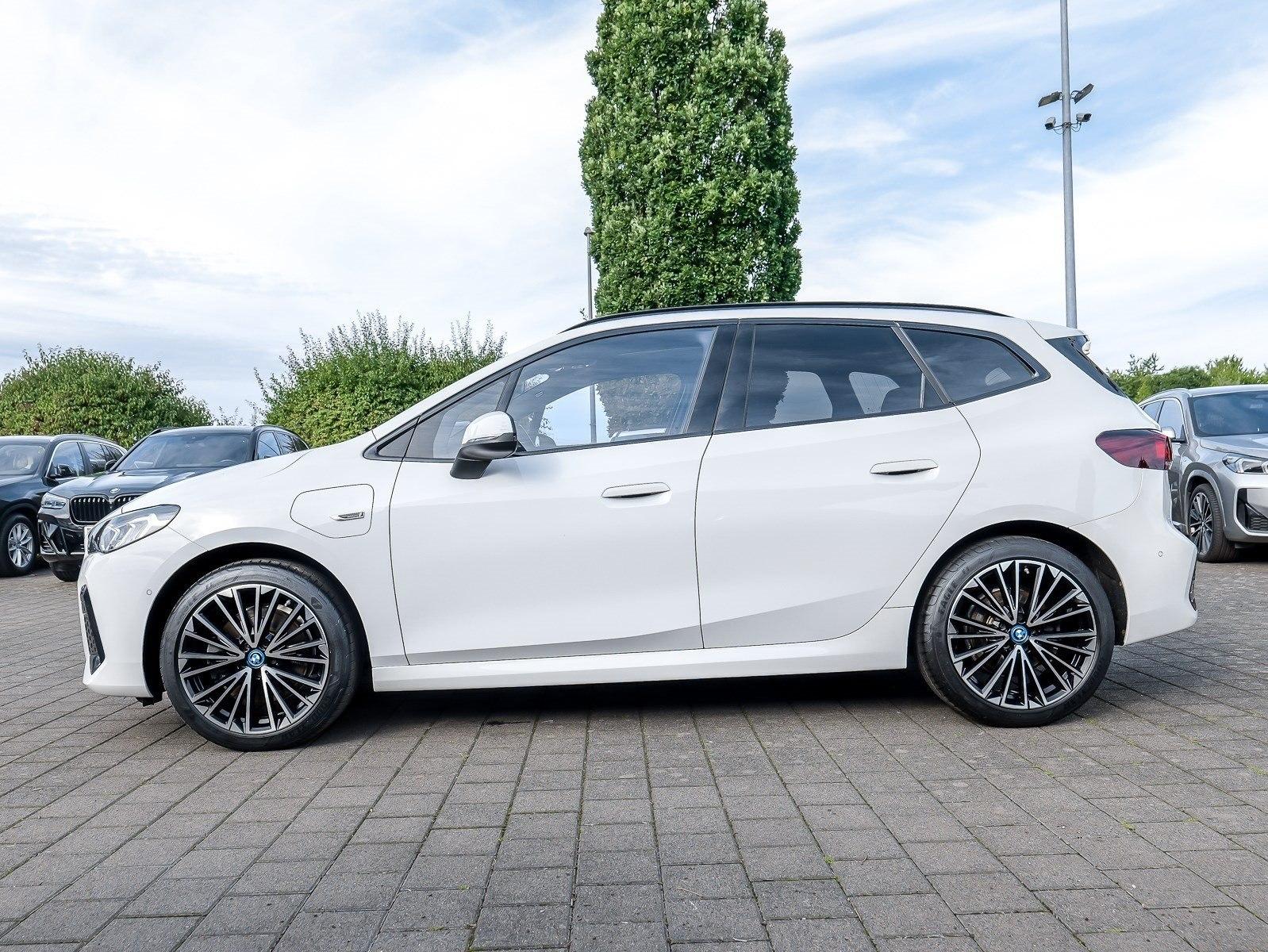 BMW 230e xDrive M Sport PANO RFK LED Sound Syst. LM