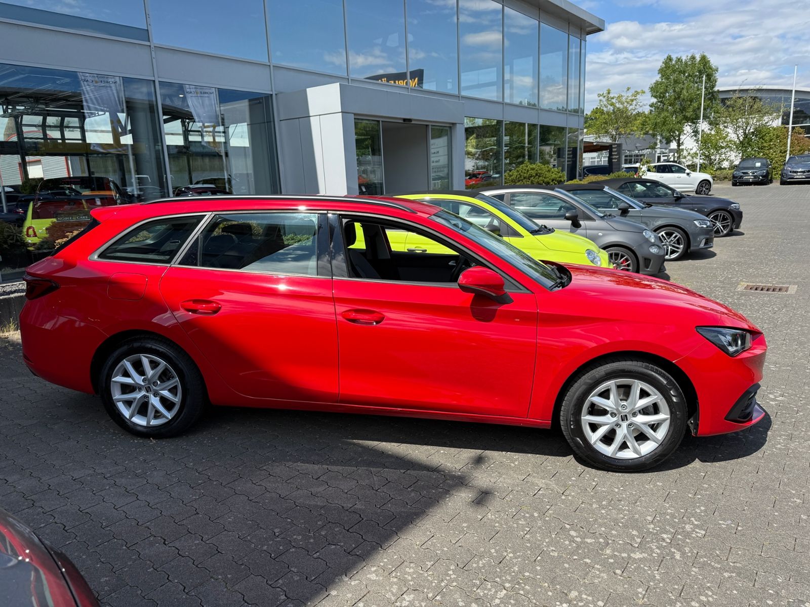 Fahrzeugabbildung SEAT Leon Sportstourer Style SHZ LED ALU