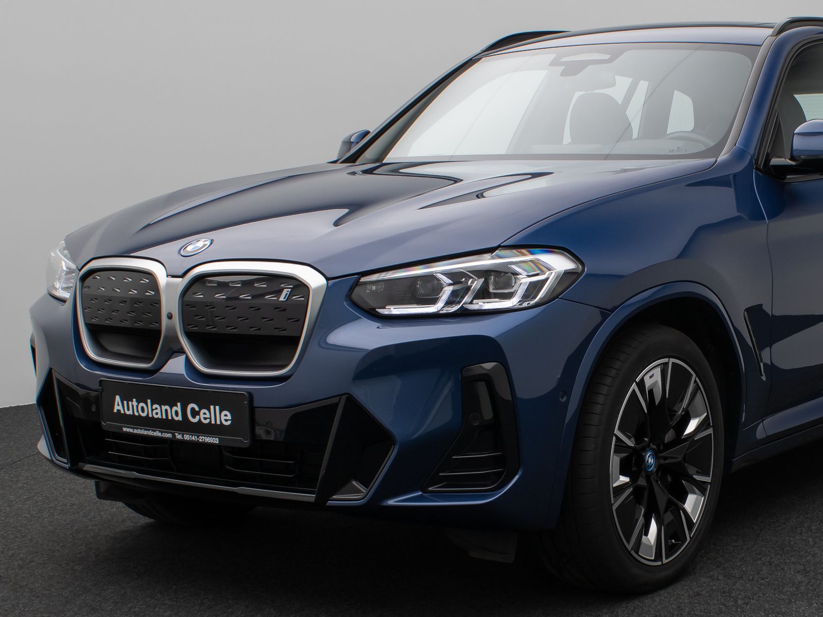 Fahrzeugabbildung BMW iX3 Impressive M Sport Panorama 360°HUD DAB H/K