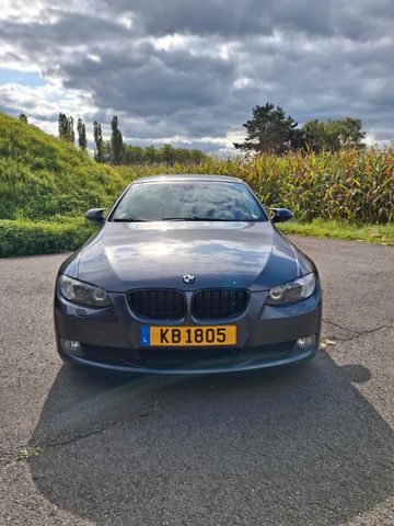 BMW 320i Coupé (Motor Neu)