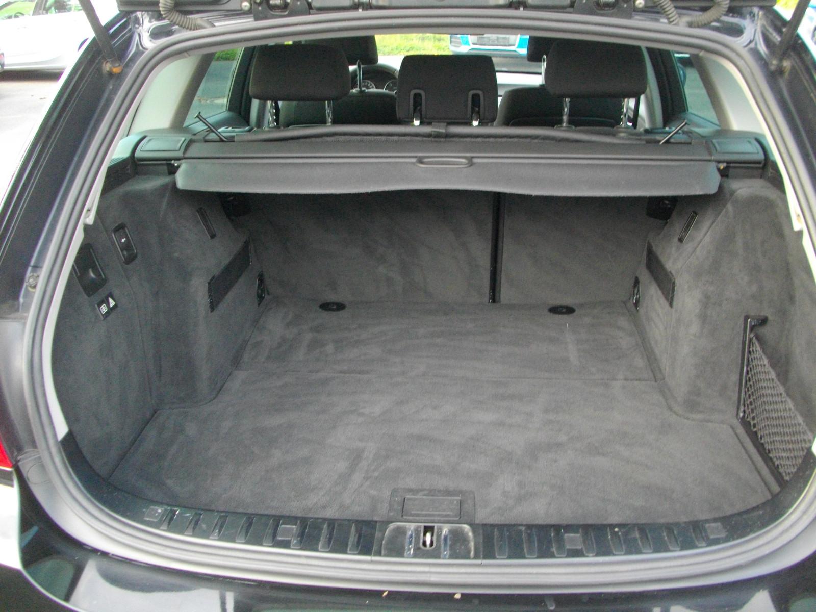 BMW 320 2009 — photo 14