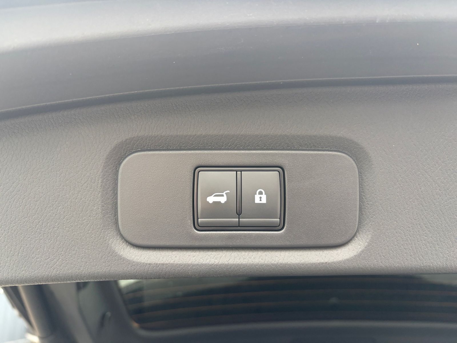 Fahrzeugabbildung Nissan Qashqai 1.3 DIG-T MHEV N-Connecta*Navi*SHZ*PANO*