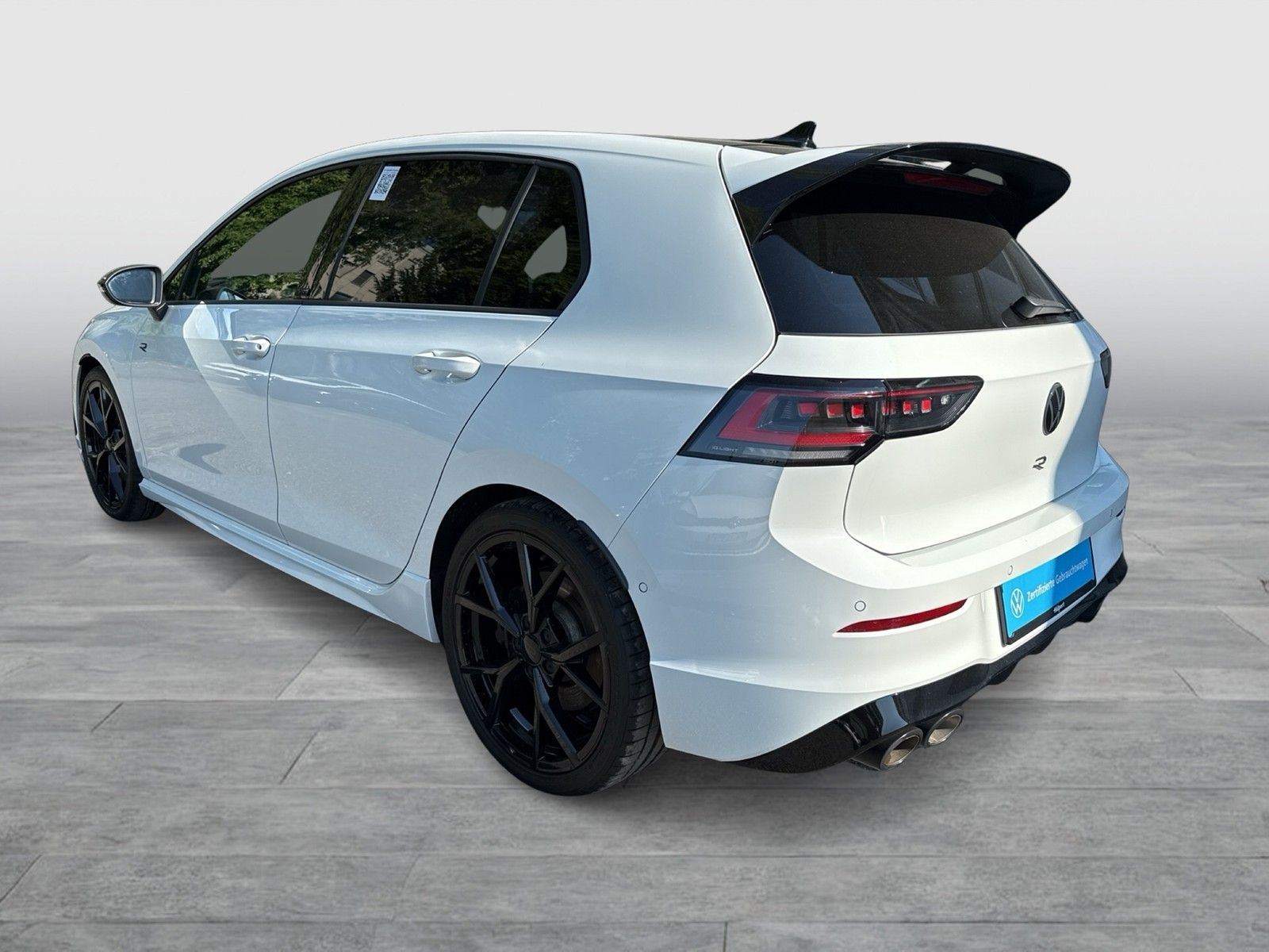 Volkswagen Golf VIII 2.0 R BLACK EDITION 4X4 PANO CAM LM19 foto 4
