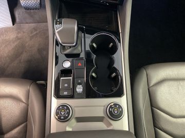 Volkswagen Touareg - 12
