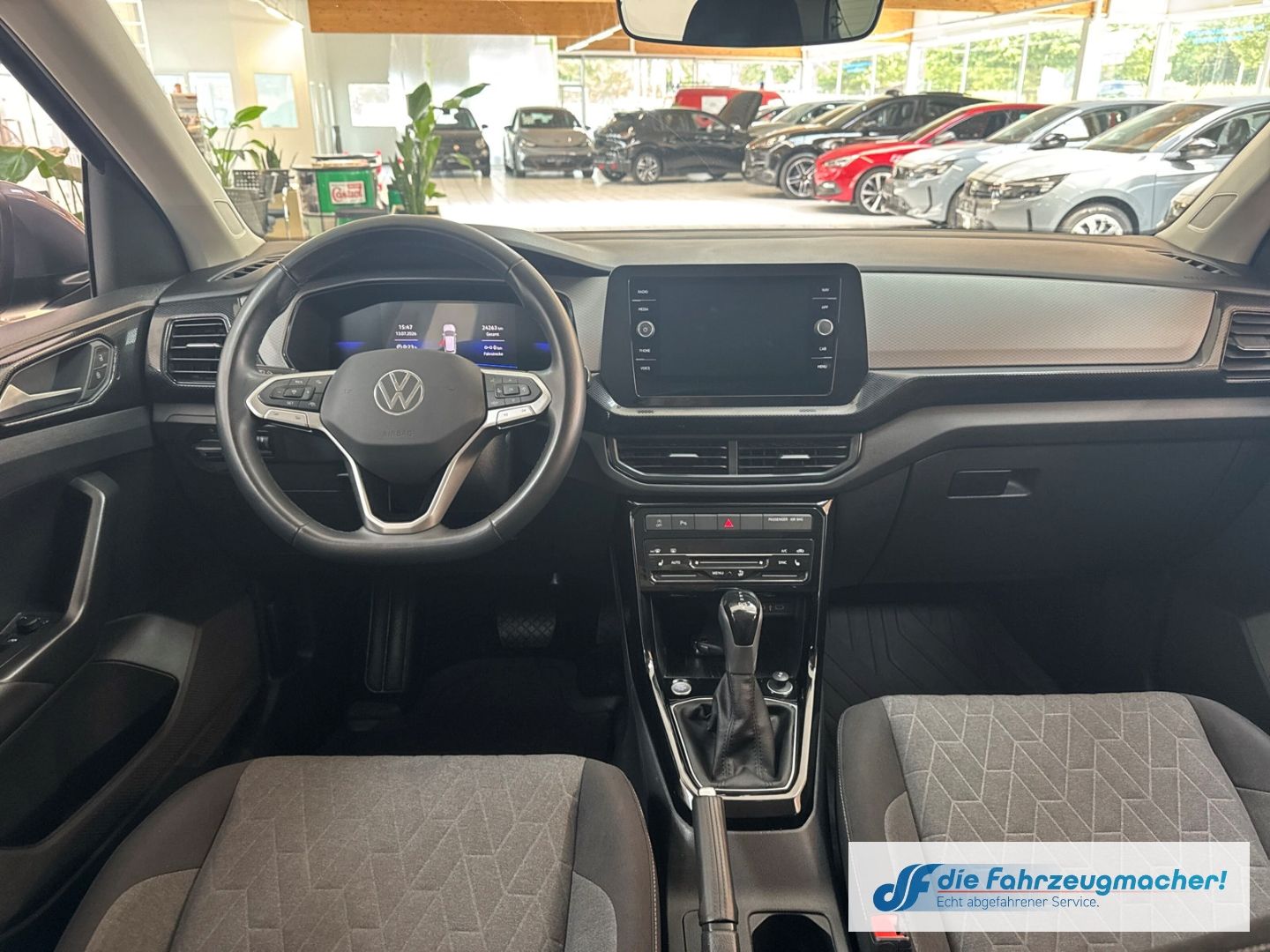 Fahrzeugabbildung Volkswagen T-Cross 1.0 TSI 85 kW Life Digitales Cockpit LED