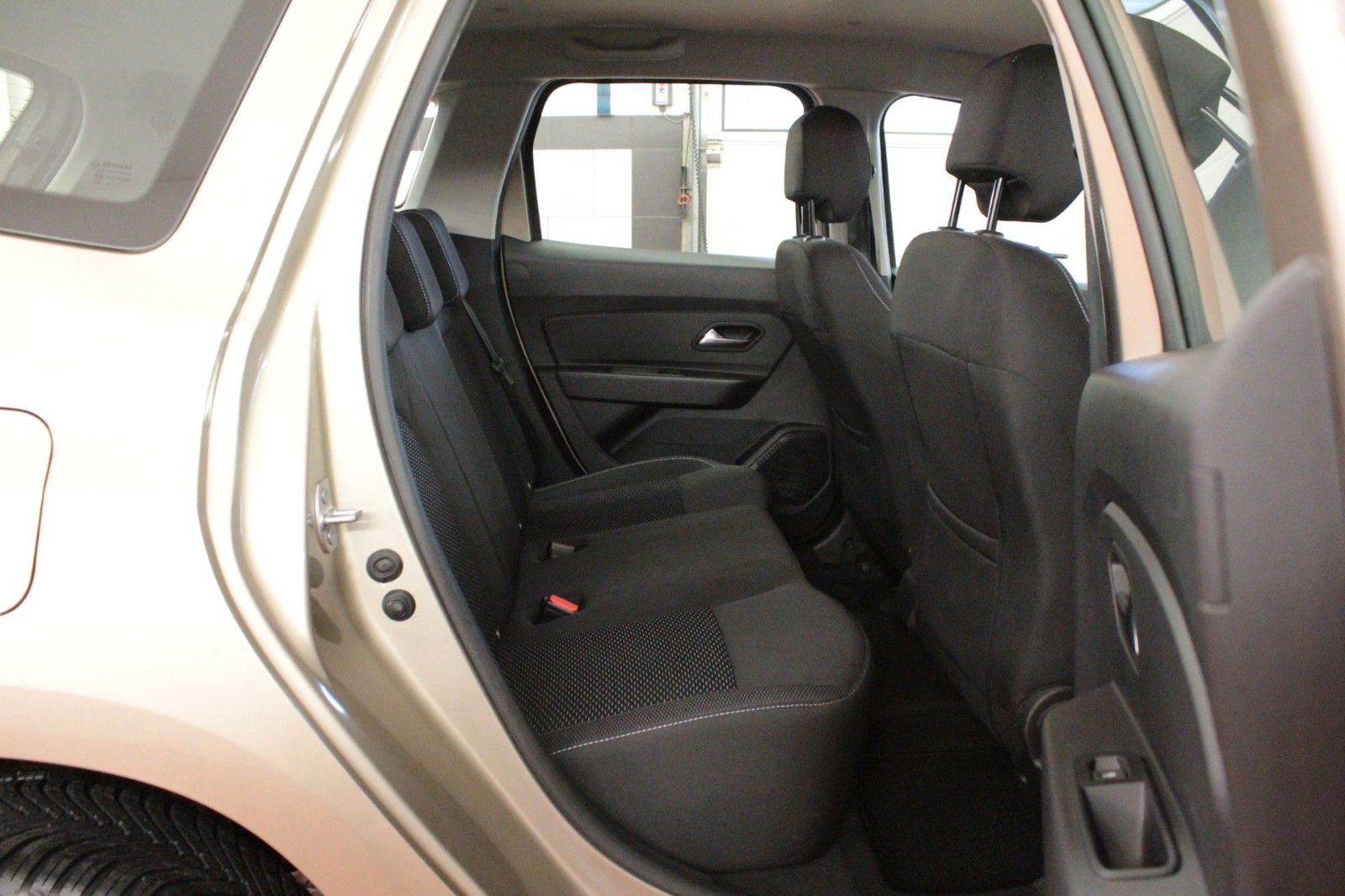 Fahrzeugabbildung Dacia Duster Tce100 Comfort 2WD*AHK*