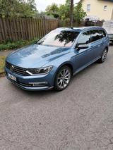 Volkswagen Passat B 8 Blau metallic - mit Diesel-Antrieb: Kombi, Metallic