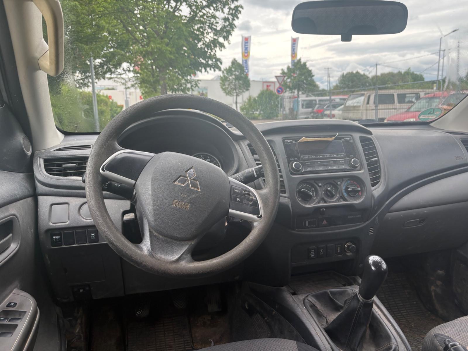Mitsubishi L200