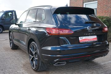 Fahrzeugabbildung Volkswagen Touareg R-Line 4Motion Black Style NETTO EXPORT