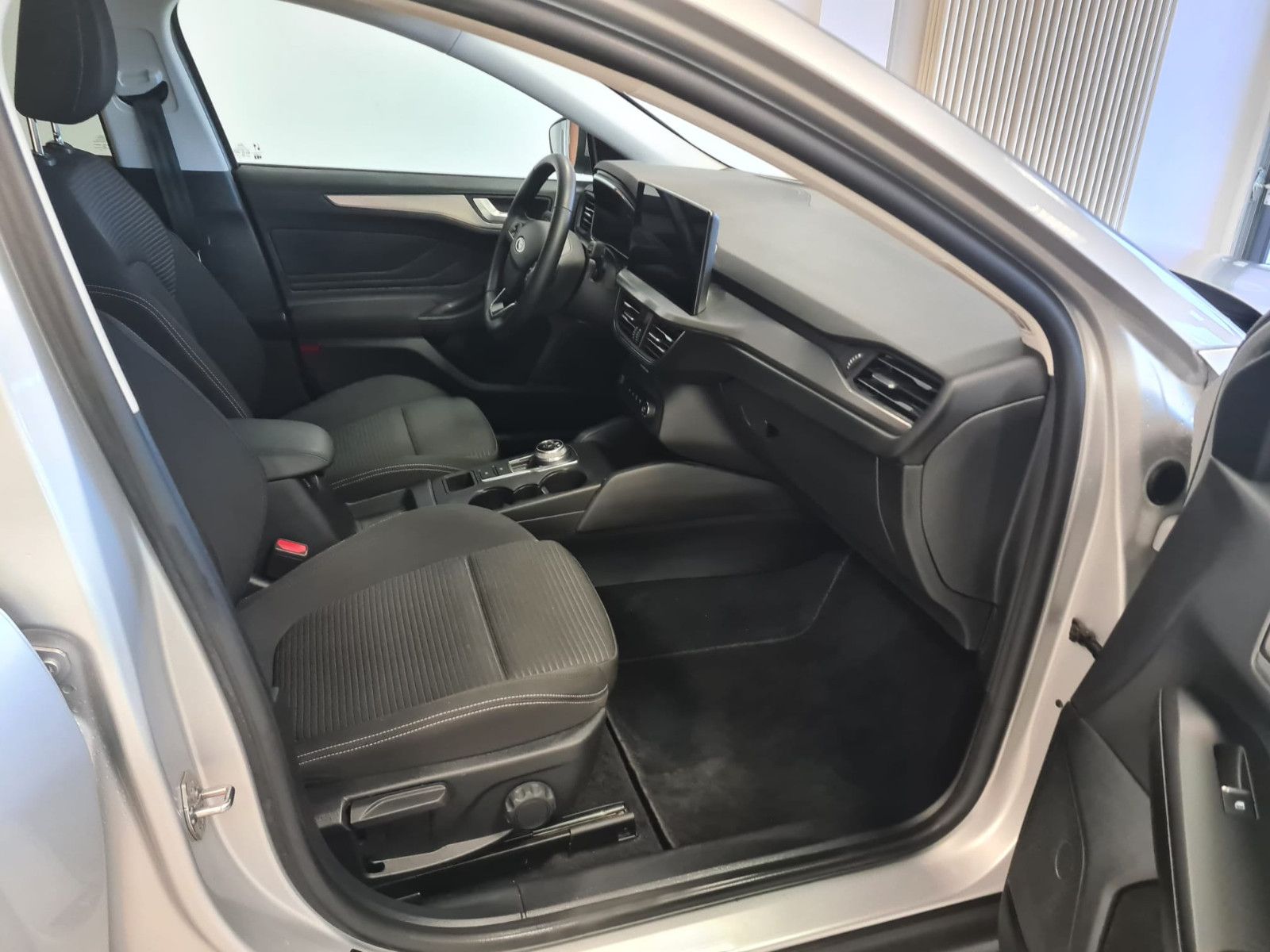 Fahrzeugabbildung Ford Focus Turnier Titanium / 1. Hand / SCHECKHEFT