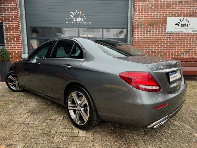 Mercedes-Benz E 220 D AUTOM/F1 LIM,LED,SPORTSITZE,WIDESCREEN