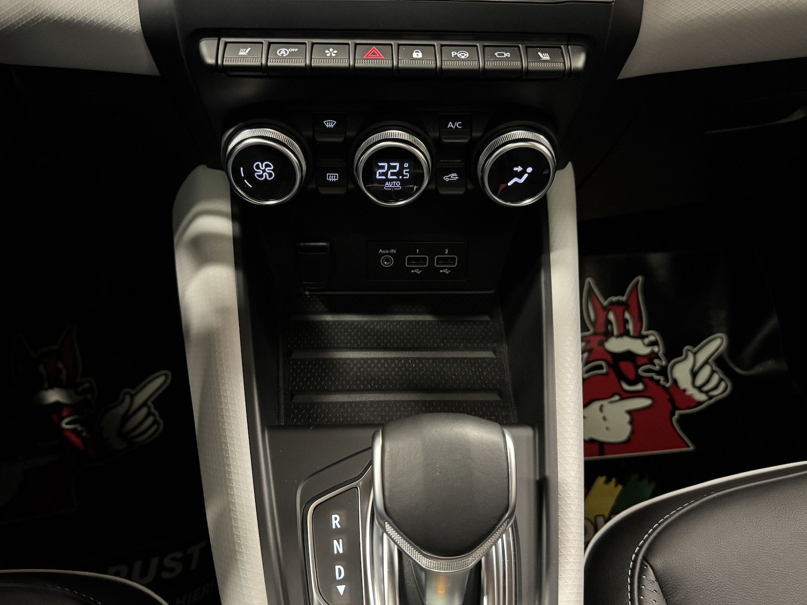 Fahrzeugabbildung Renault Captur Edition One/LED/BOSE/Leder/DAB/Navi/ACC