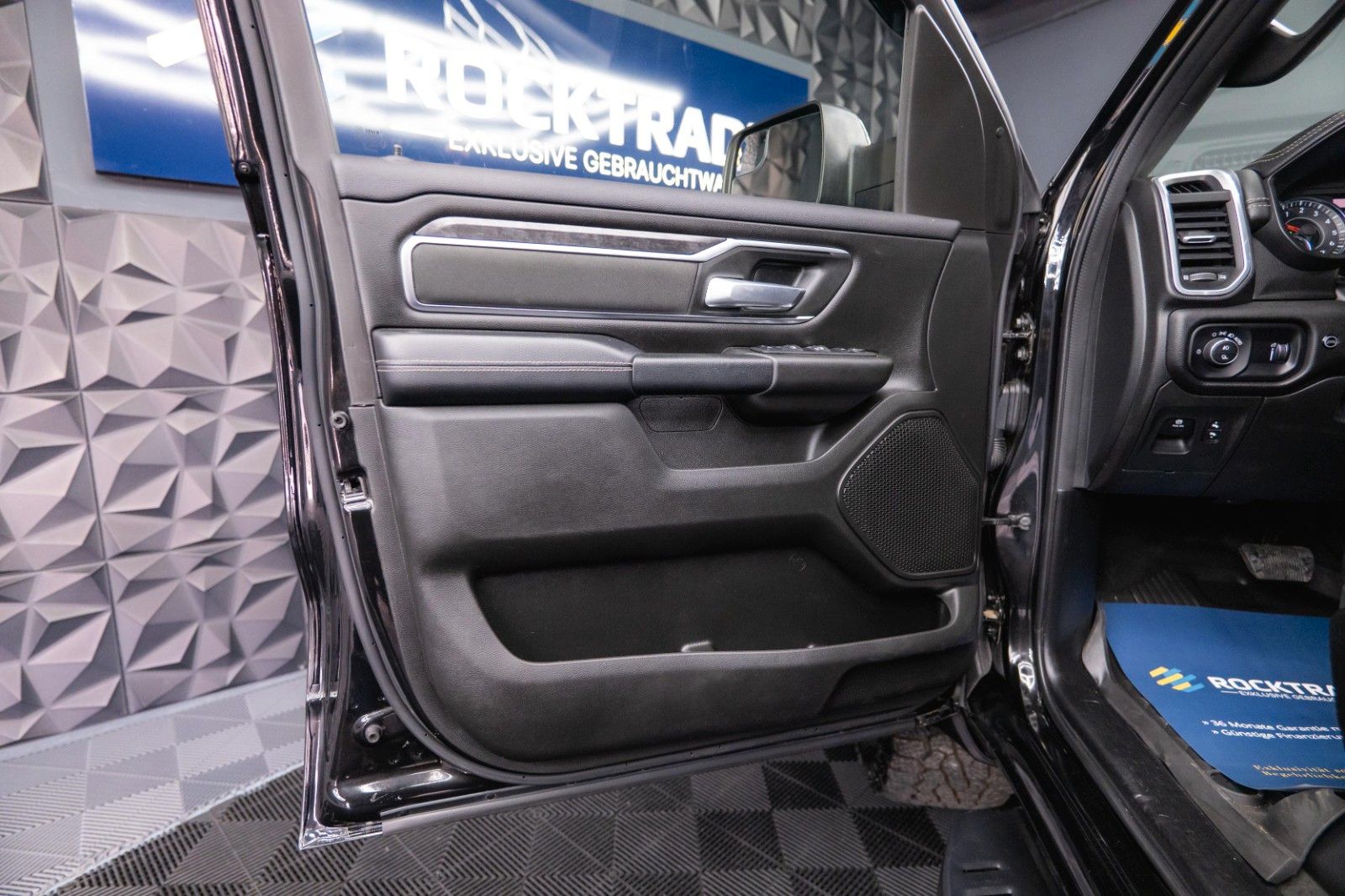 Fahrzeugabbildung Dodge RAM 5.7 V8 HEMI 4x4 LARAMIE Limited Offroad LED