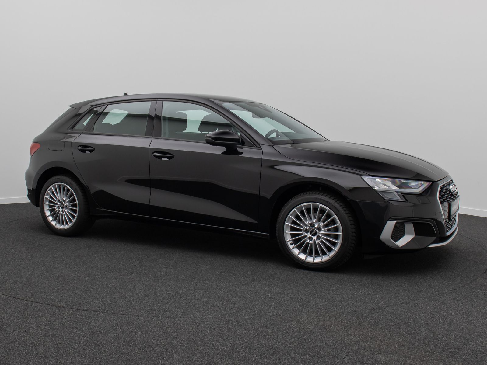 Fahrzeugabbildung Audi A3 30 TFSI S tronic Sportback PDC DAB FahrAssist