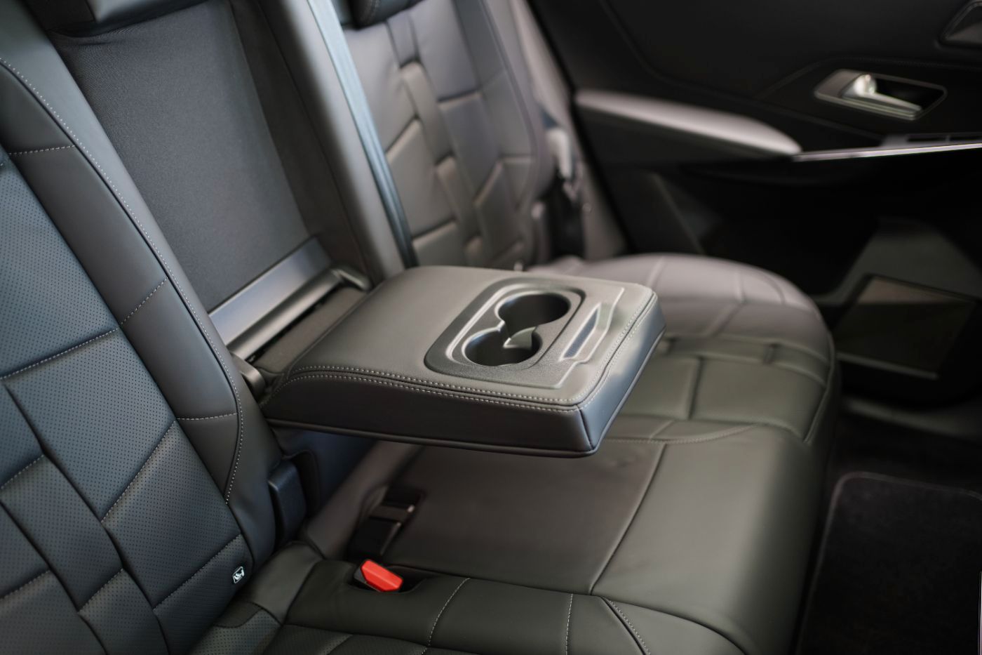 Fahrzeugabbildung DS Automobiles DS7 BlueHDi 130 EAT8 Opera Automatik Focal
