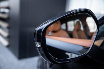 صورة مصغرة 46 لـ 2021 Aston Martin DBX