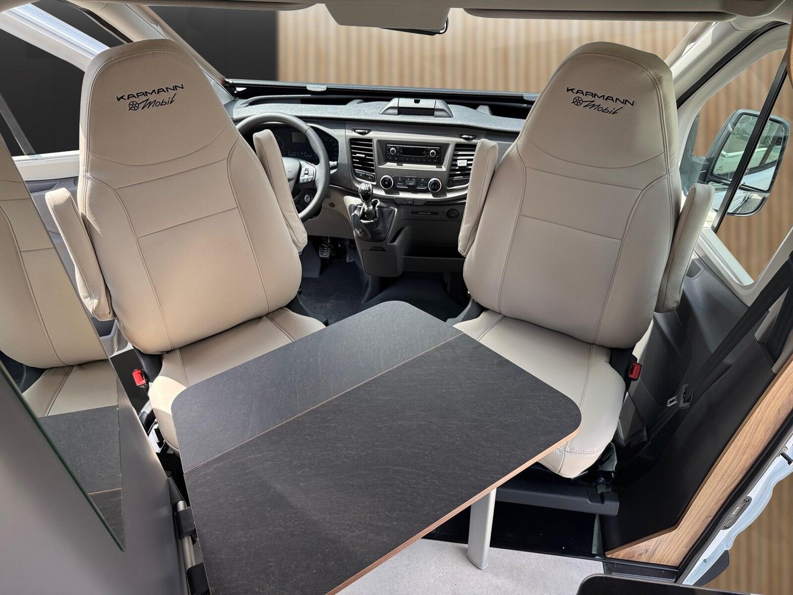 Fahrzeugabbildung Karmann Dexter 4x4 DE 570 AW Allrad 4x4, Rückfahrkamera