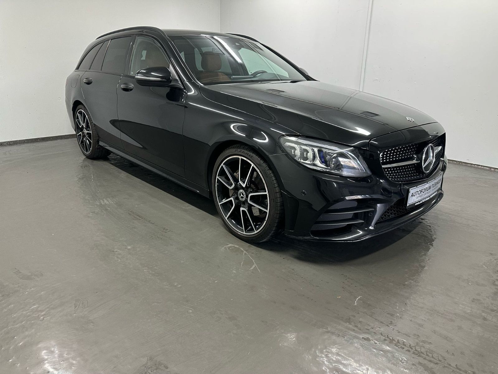 Fahrzeugabbildung Mercedes-Benz C 220 d T Autom. AMG*NIGHT*SITZKLIMA*KAMERA*TEMP