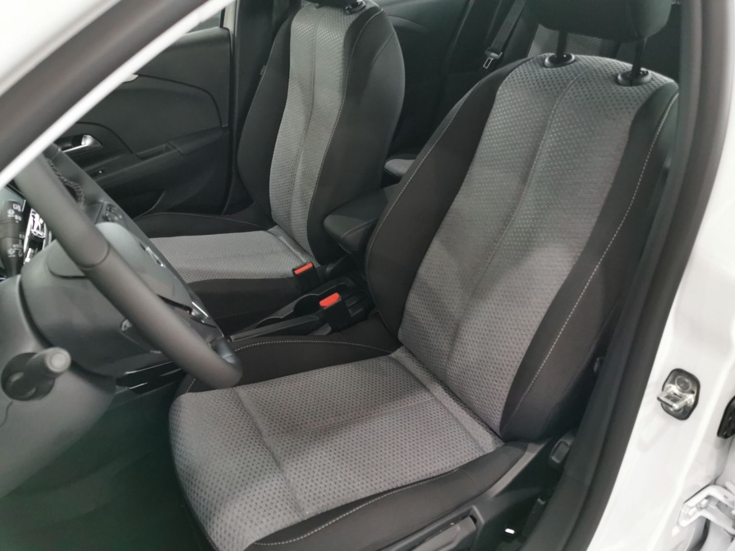 Fahrzeugabbildung Opel Corsa Edition mit Sonderzins 3,99%