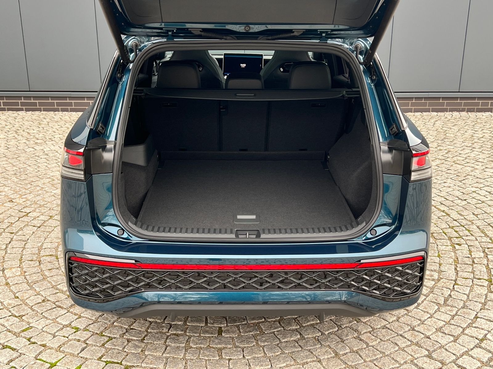 Fahrzeugabbildung Volkswagen Tayron R-Line 2.0 TDI DSG 4MOTION *AHK, IQ.Light