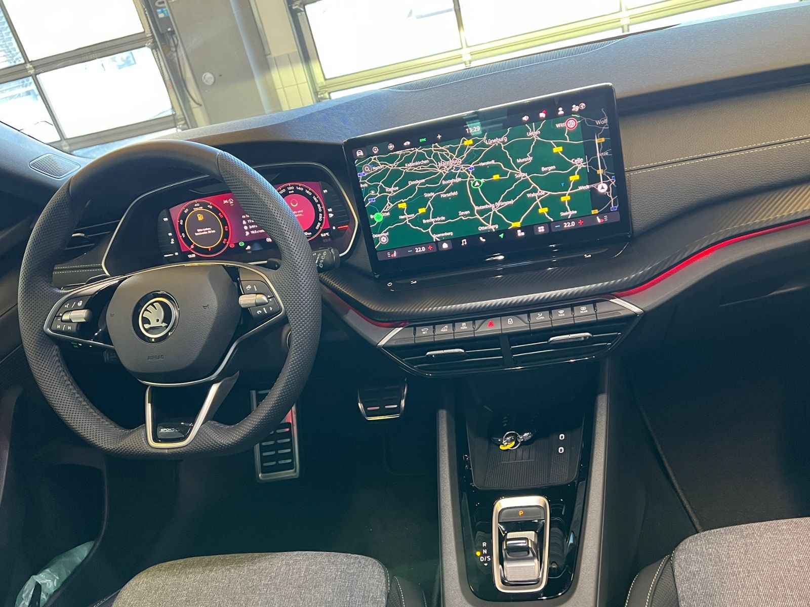 Fahrzeugabbildung SKODA Octavia Combi IV Sportline 2.0 TDI DSG *AHK, LED