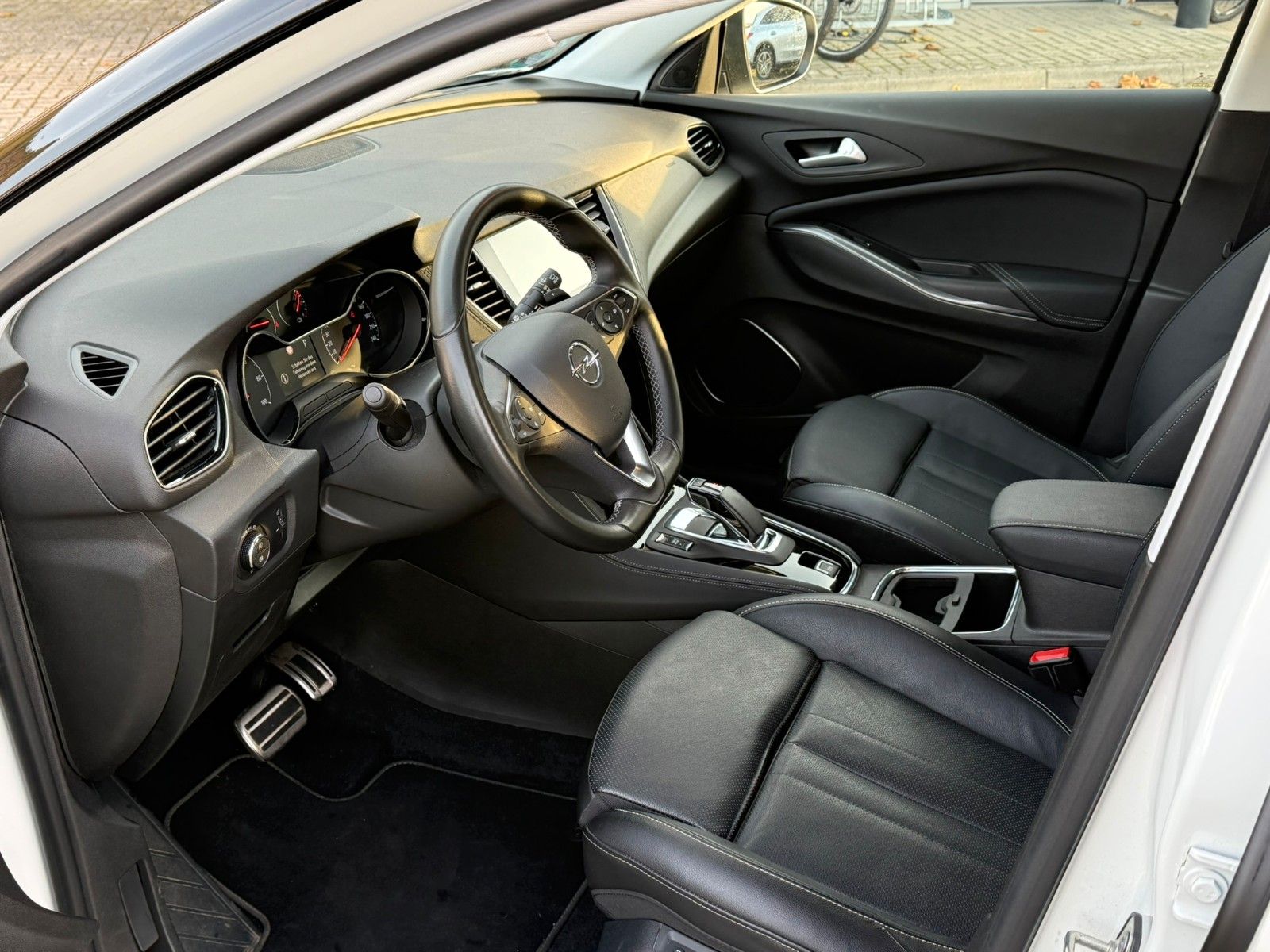 Fahrzeugabbildung Opel Grandland (X)+ALLRAD+ULTIMATE+AHK+NEUE BATTERIE