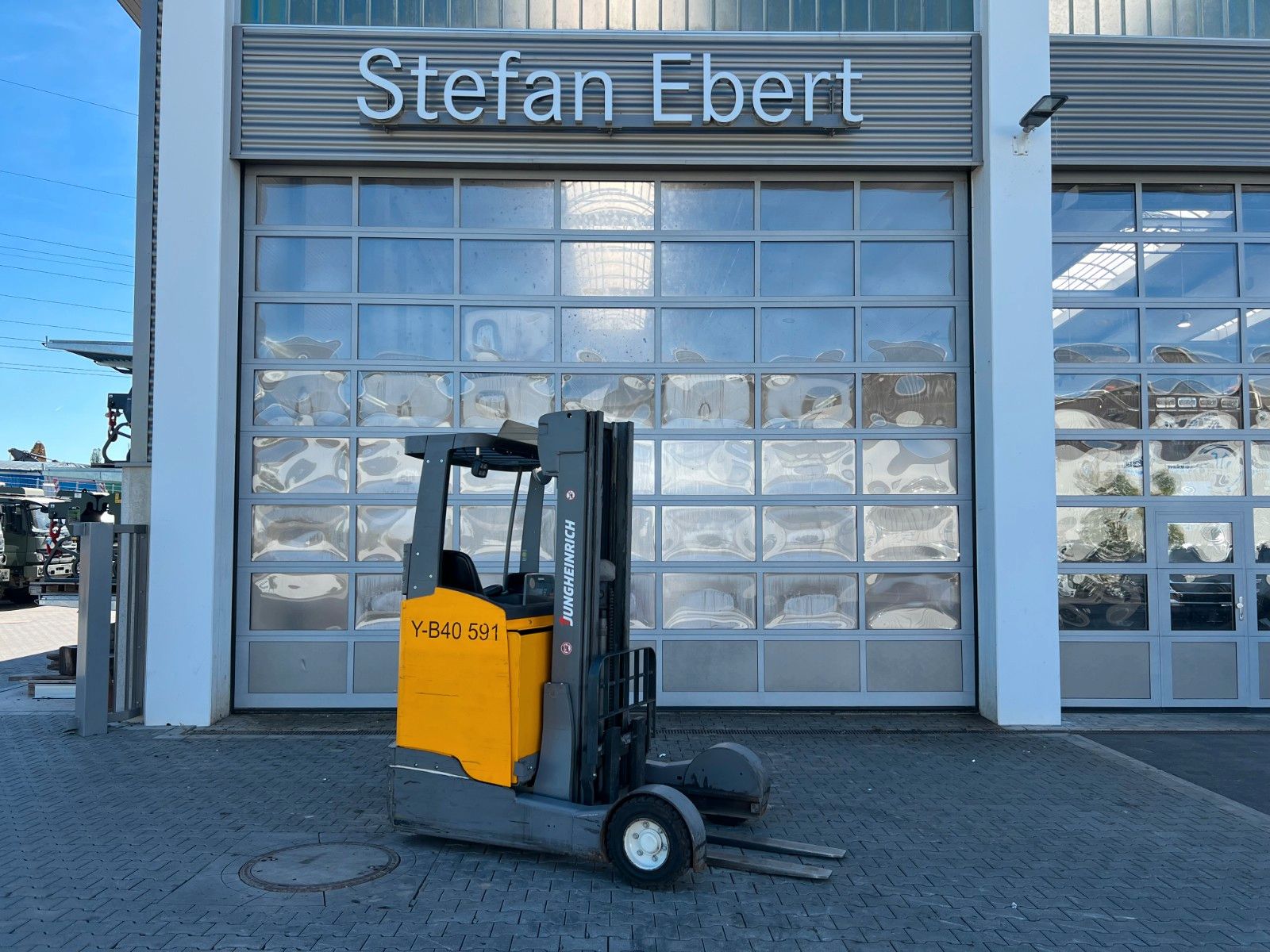 Fahrzeugabbildung Jungheinrich ETV C16 / Triplex 5.72m / SS / nur 2.836h / 2016