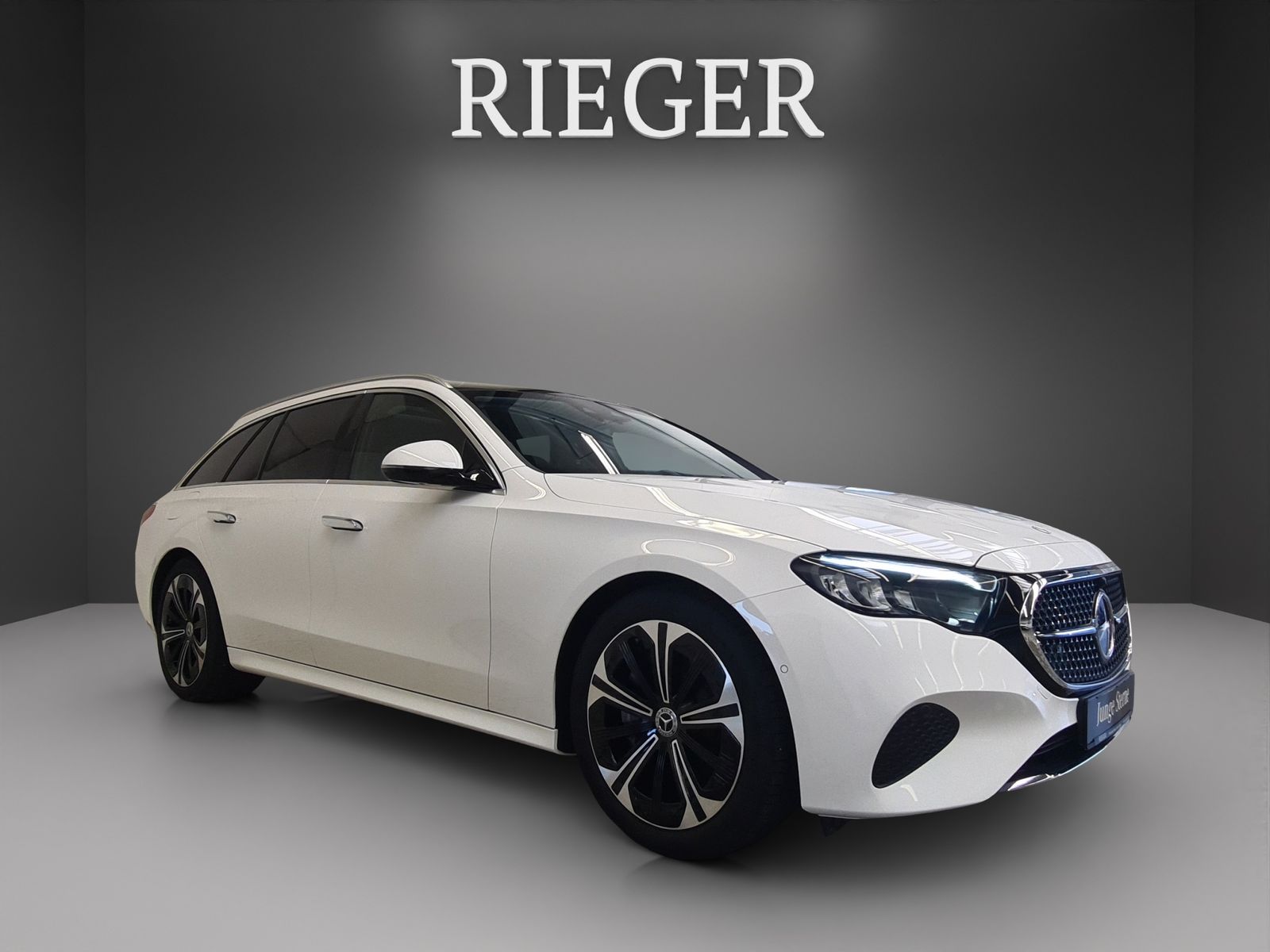 Mercedes-Benz E 300 T e Avantgarde AHK Pano Keyless 19 foto 3