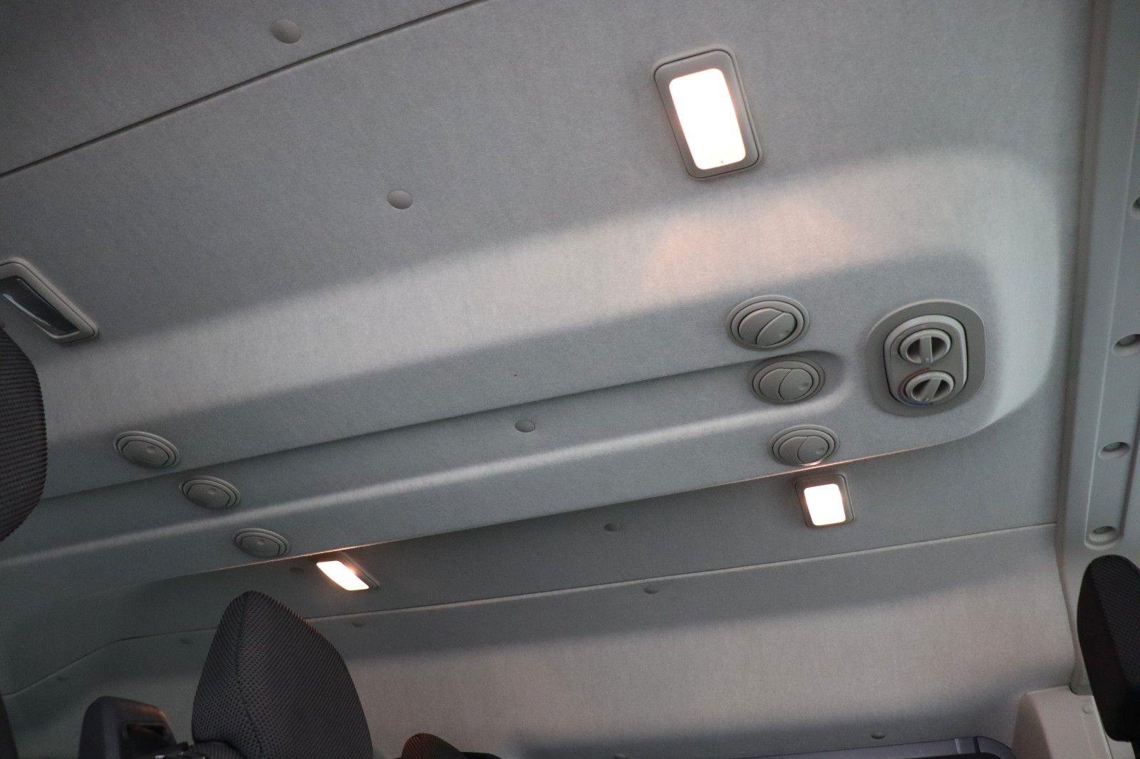 Fahrzeugabbildung Fiat Ducato 30 L1H1 2.2 Panorama - Komfort-Fahrersitz
