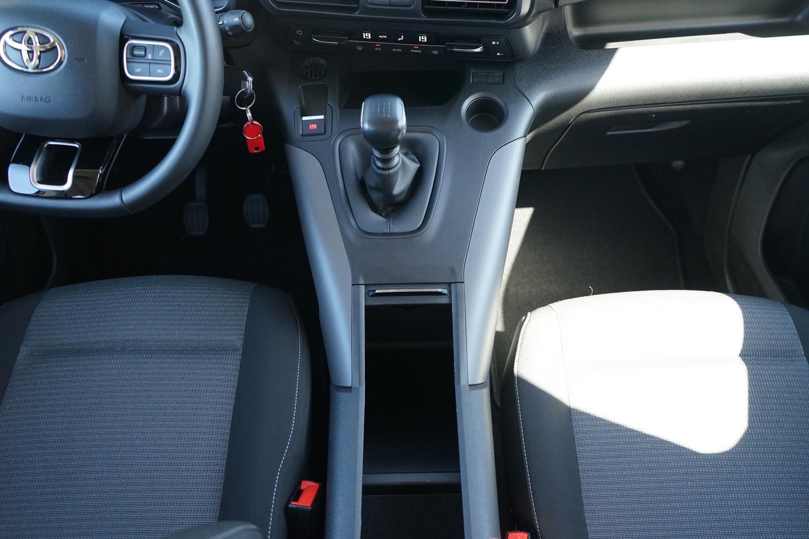 Toyota Proace City Verso 1.2 L1 Navi ACC Kamera DAB PDC