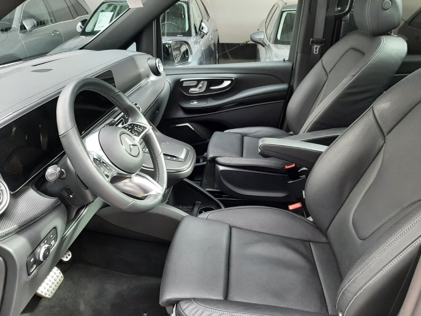 Mercedes-Benz V 250 d Lang AMG + Night Airmatic Leder Pano
