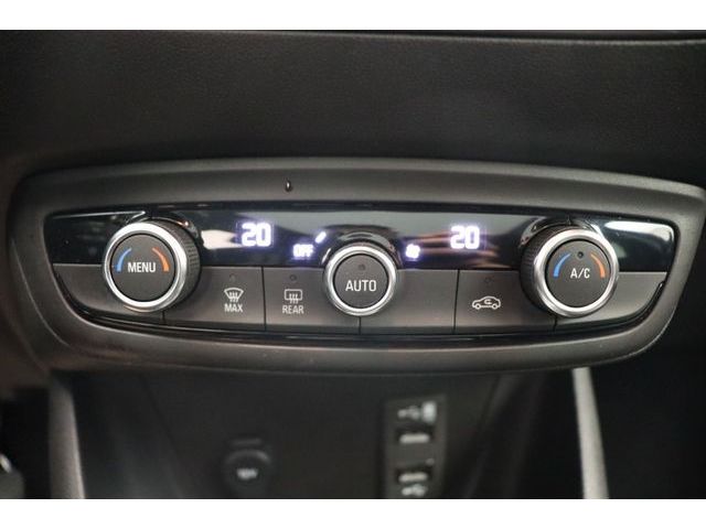 Fahrzeugabbildung Opel Crossland 1.2 Elegance AUT PANO LED NAVI