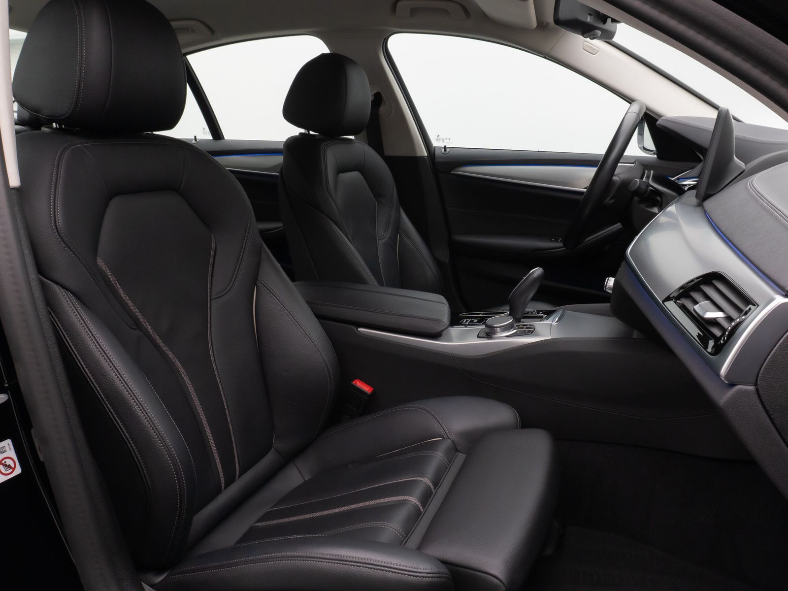Fahrzeugabbildung BMW 520d Luxury Line Kamera DAB 4xKlima AHK Sport