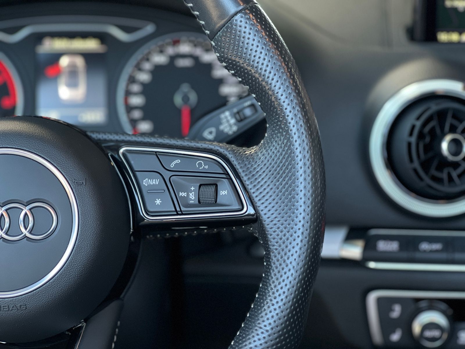 Fahrzeugabbildung Audi A3 Cabriolet quattro S line sport XEN NAV  18"