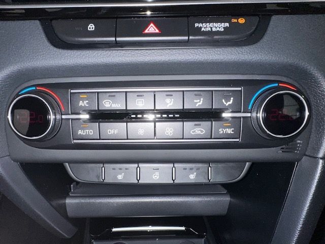 Fahrzeugabbildung Kia Ceed_sw Spirit T-GDI LaneASS Navi SHZ LED Kamera