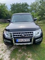 Mitsubishi Pajero 3,2 DI-D 4WD Diamant Edition Automati...