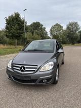 Mercedes-Benz B 160 Rentner-FZG AHK + Radständer  - silberne Mercedes-Benz B 160