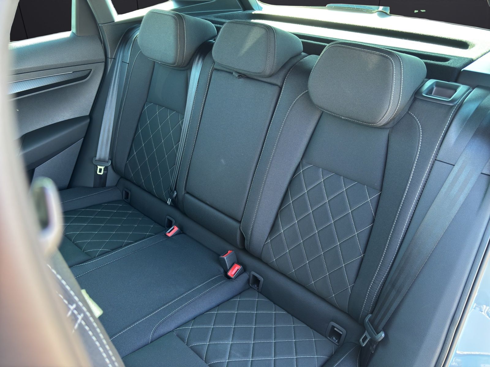 Fahrzeugabbildung SKODA Karoq Sportline 2.0 TSI 4x4 AHZ Matrix LED ACC C