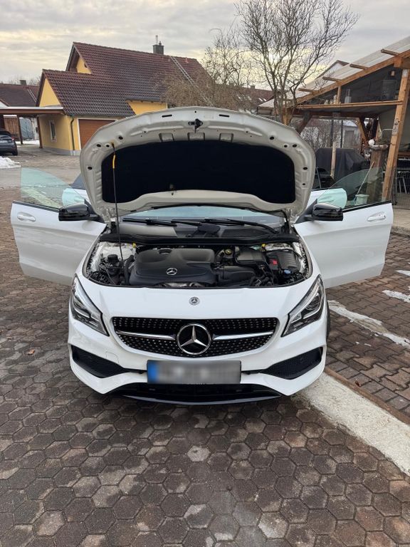 Image of Mercedes-Benz CLA 200